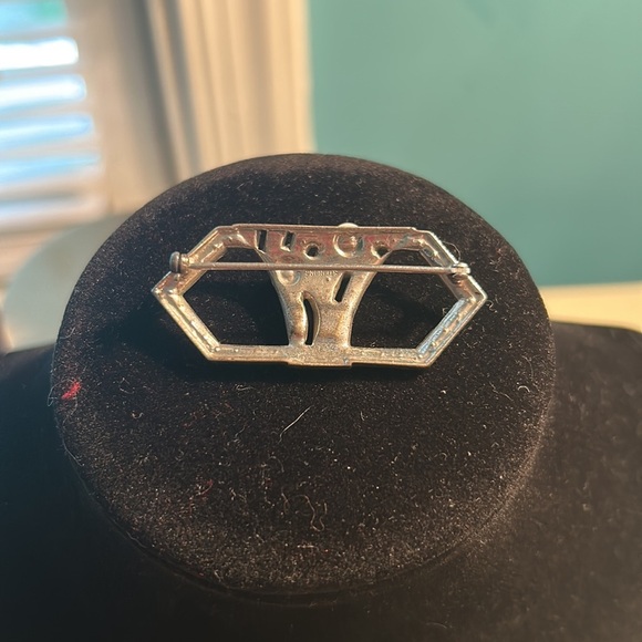 Art Deco Sterling Silver, Genuine Pearl, and Rhinestone Brooch. - Picture 2 of 2